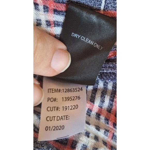 Torrid 5 Women 5x 28W Navy Blue Plaid Abbey Gauze Lightweight Button Back Blouse - Picture 7 of 7